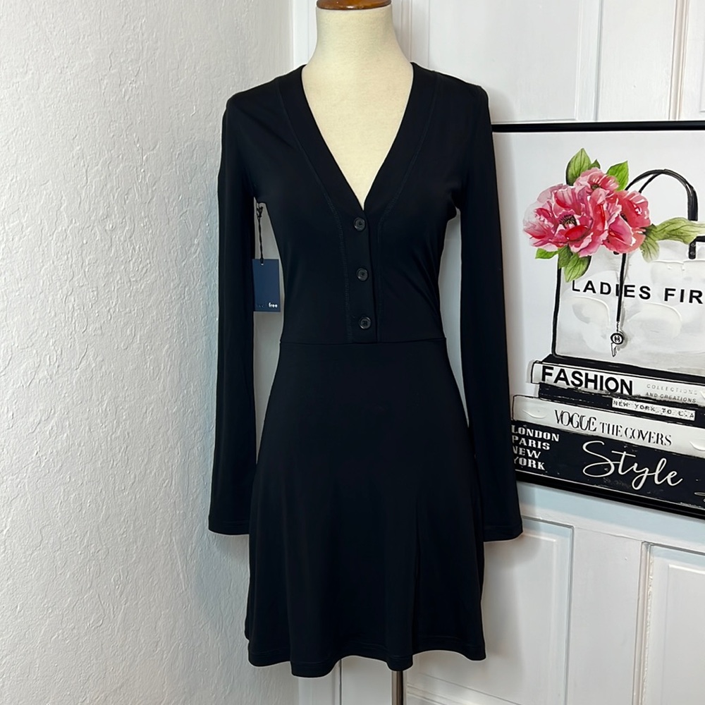**NWT** Aritzia Wilfred Free Black Long Sleeve Dress XS